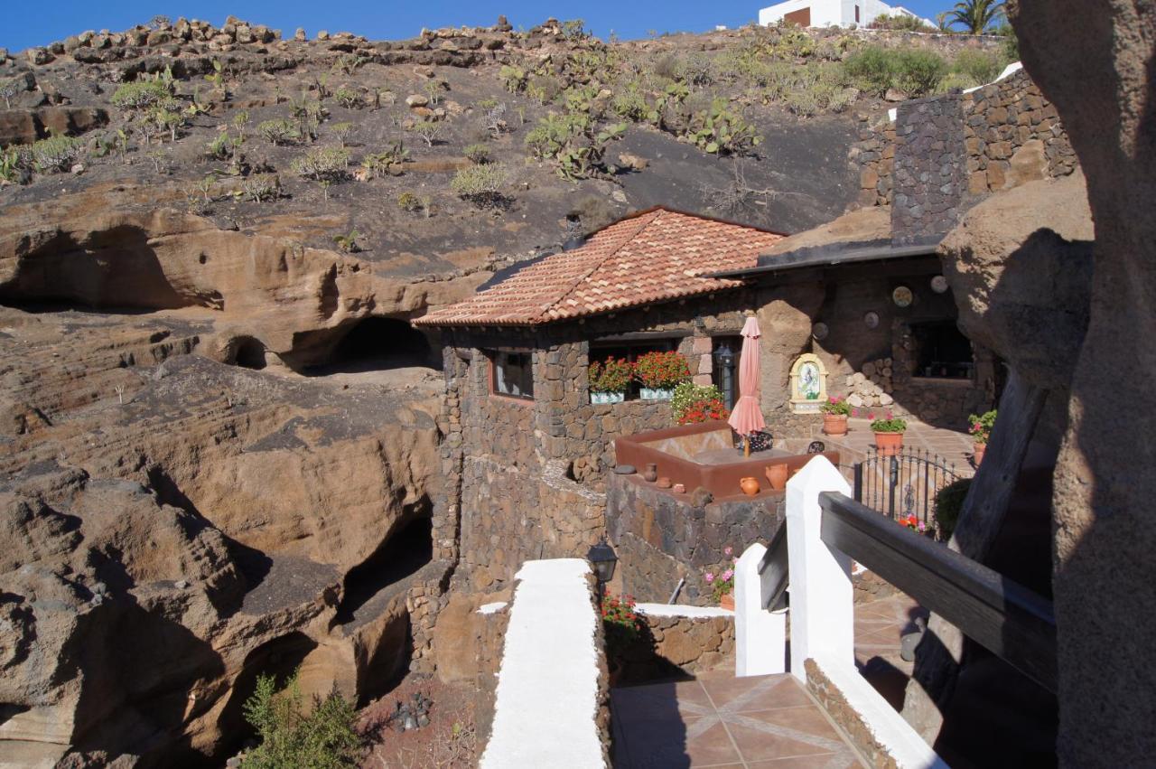 Castillo Lanzarote Villa Sophie - Luxury Villa -Sleep In A Volcanic Cave With Heated Pool Tías Exteriör bild