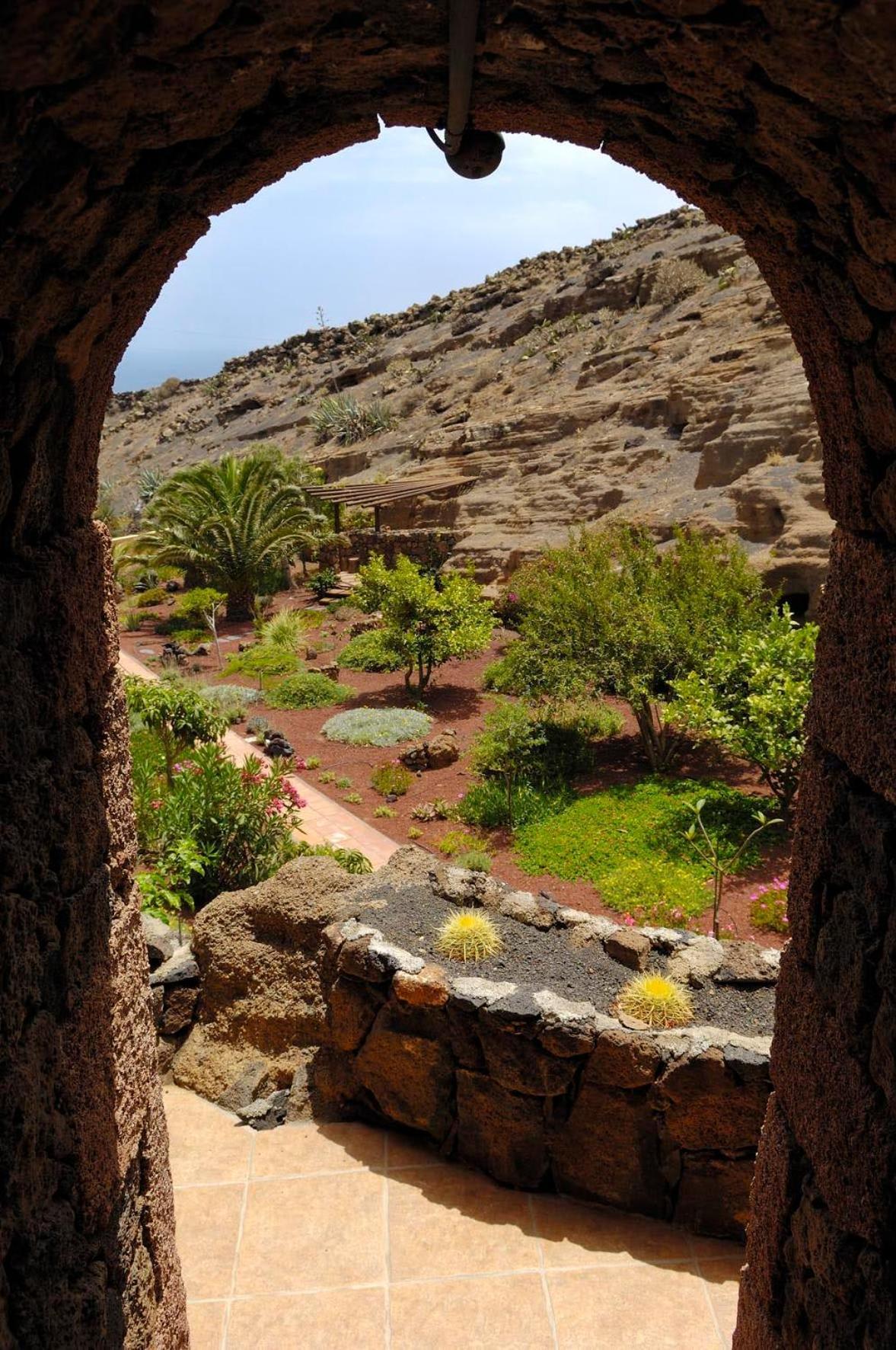 Castillo Lanzarote Villa Sophie - Luxury Villa -Sleep In A Volcanic Cave With Heated Pool Tías Exteriör bild