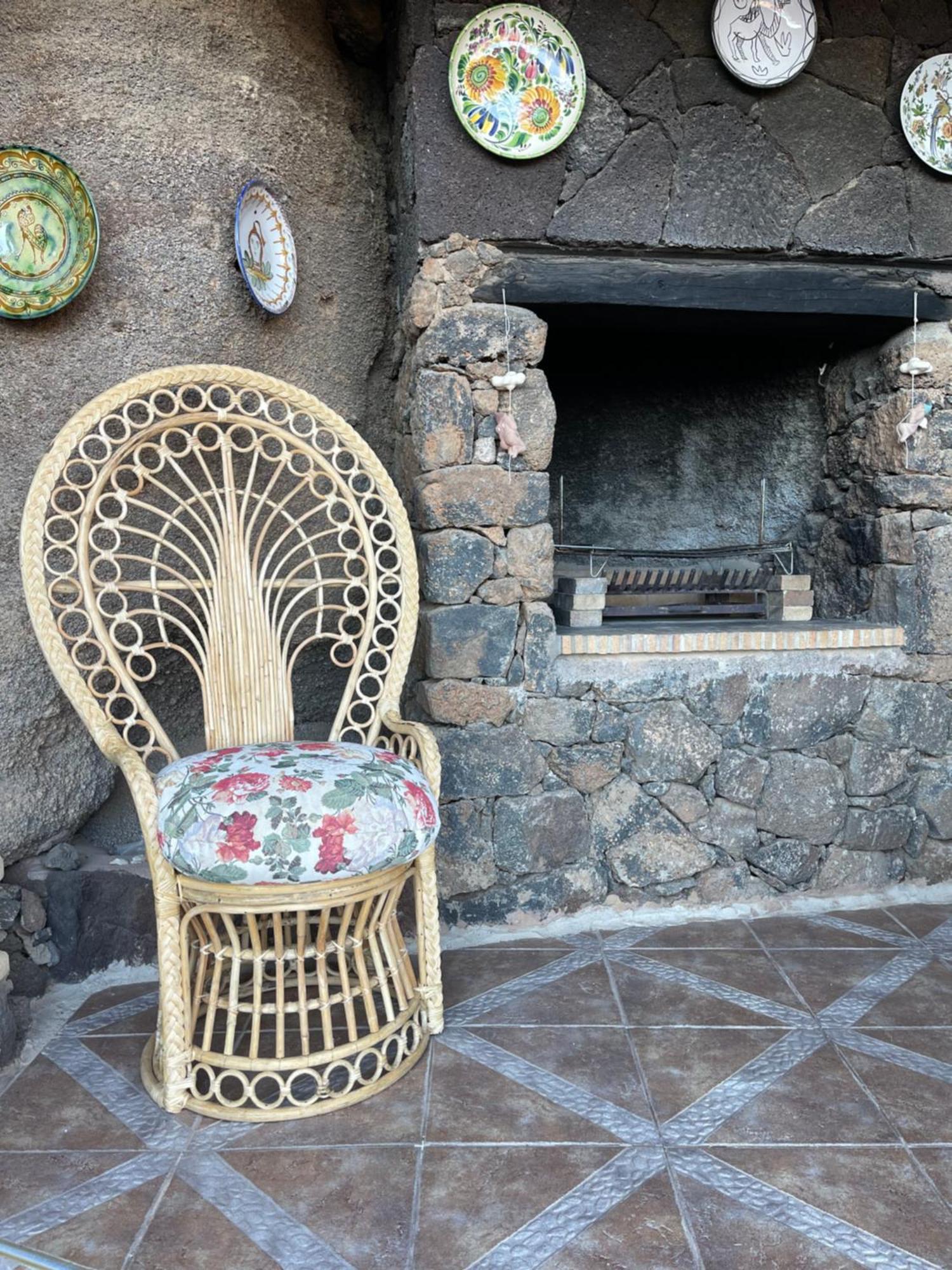 Castillo Lanzarote Villa Sophie - Luxury Villa -Sleep In A Volcanic Cave With Heated Pool Tías Exteriör bild