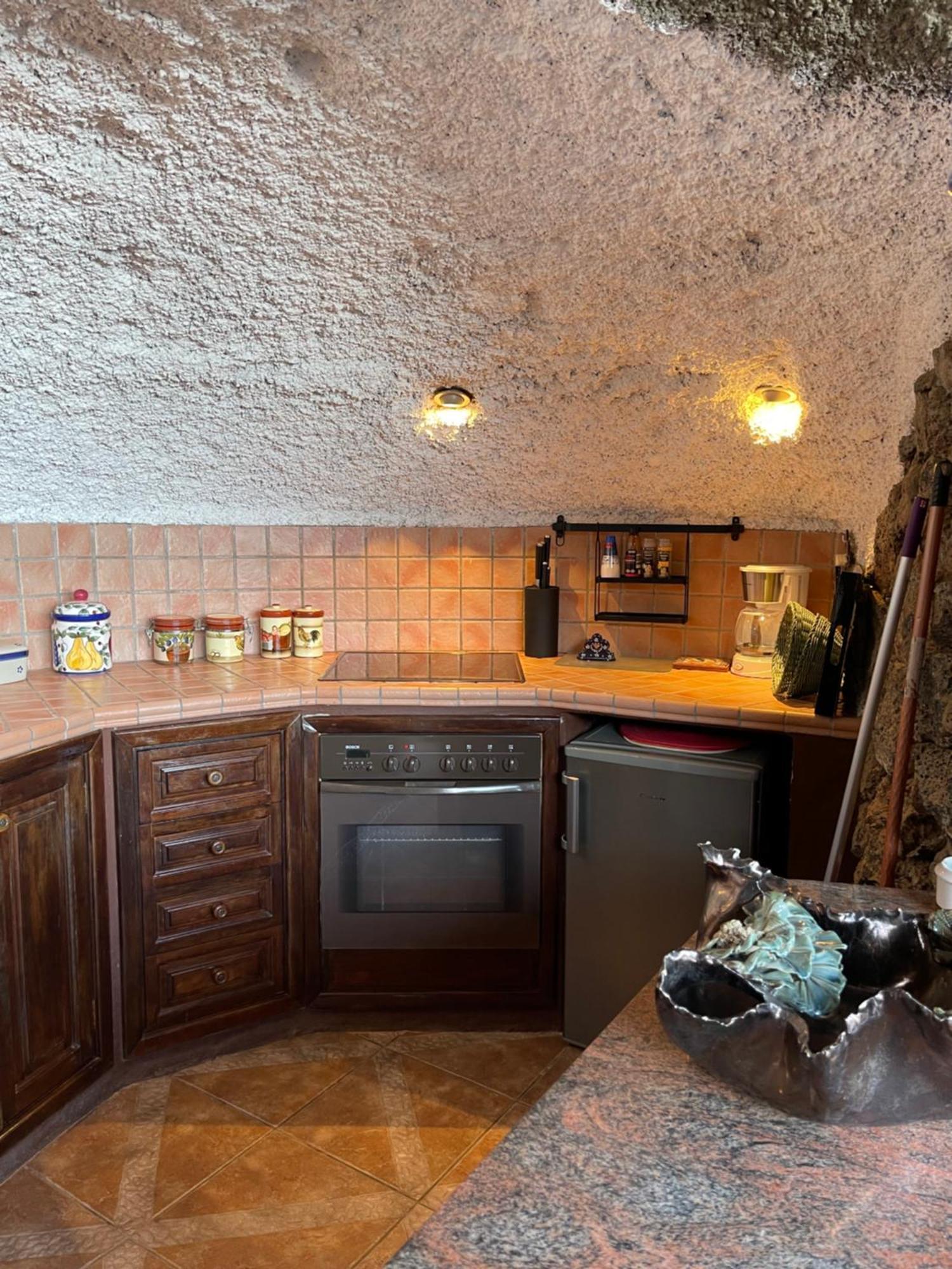 Castillo Lanzarote Villa Sophie - Luxury Villa -Sleep In A Volcanic Cave With Heated Pool Tías Exteriör bild
