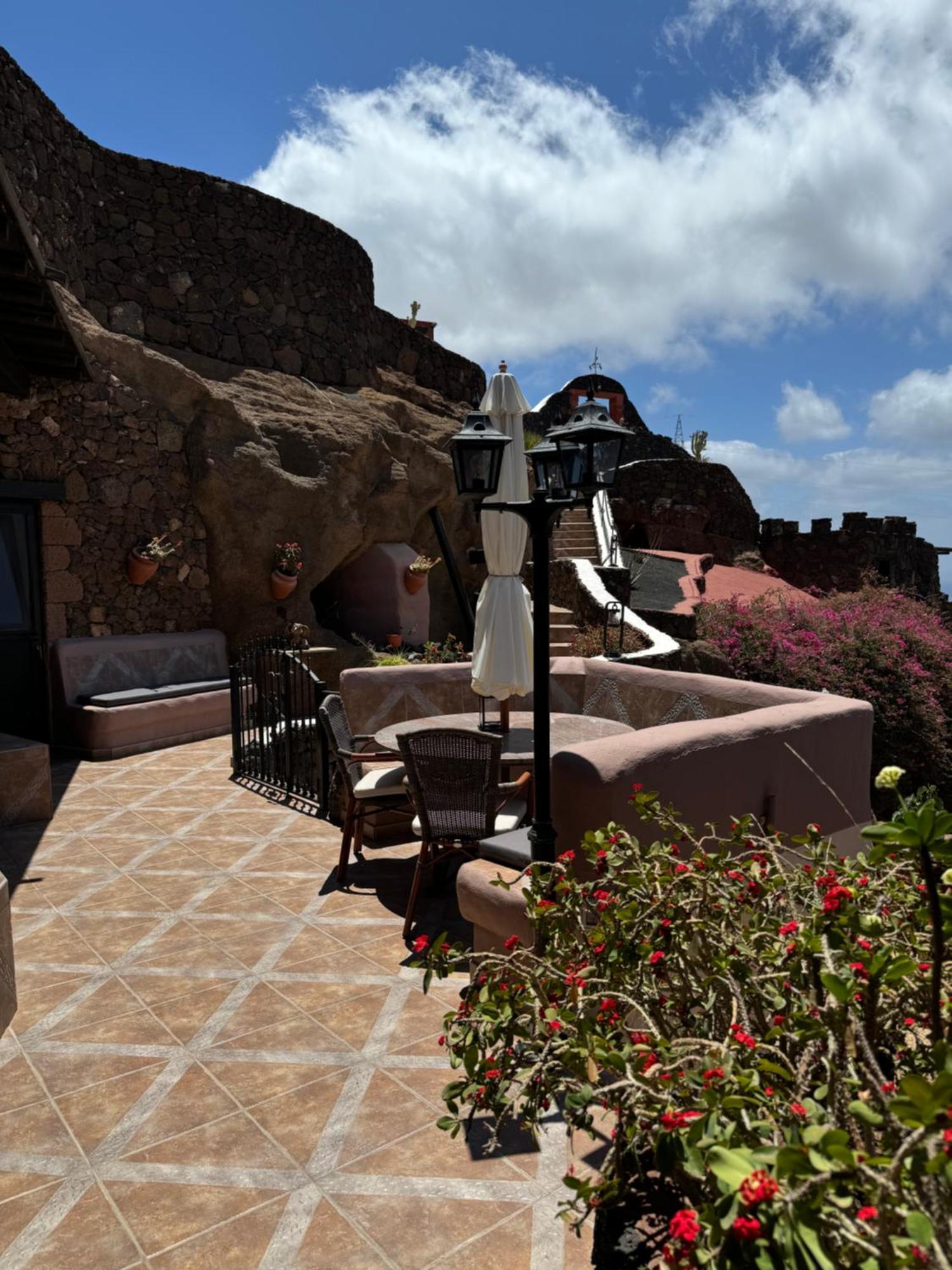Castillo Lanzarote Villa Sophie - Luxury Villa -Sleep In A Volcanic Cave With Heated Pool Tías Exteriör bild