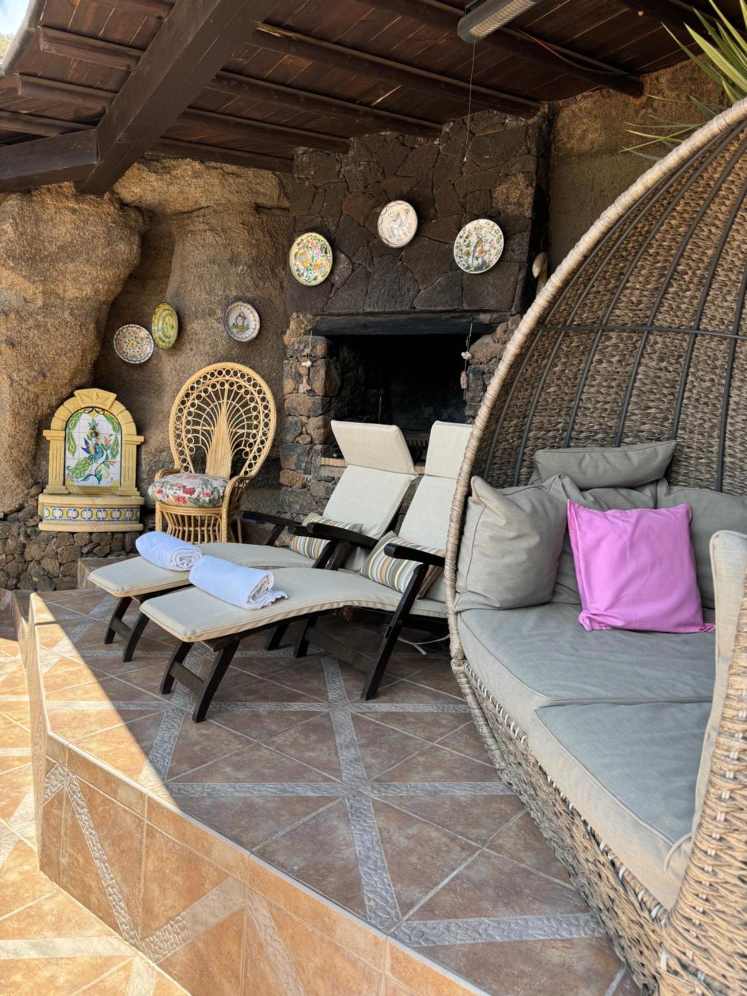 Castillo Lanzarote Villa Sophie - Luxury Villa -Sleep In A Volcanic Cave With Heated Pool Tías Exteriör bild