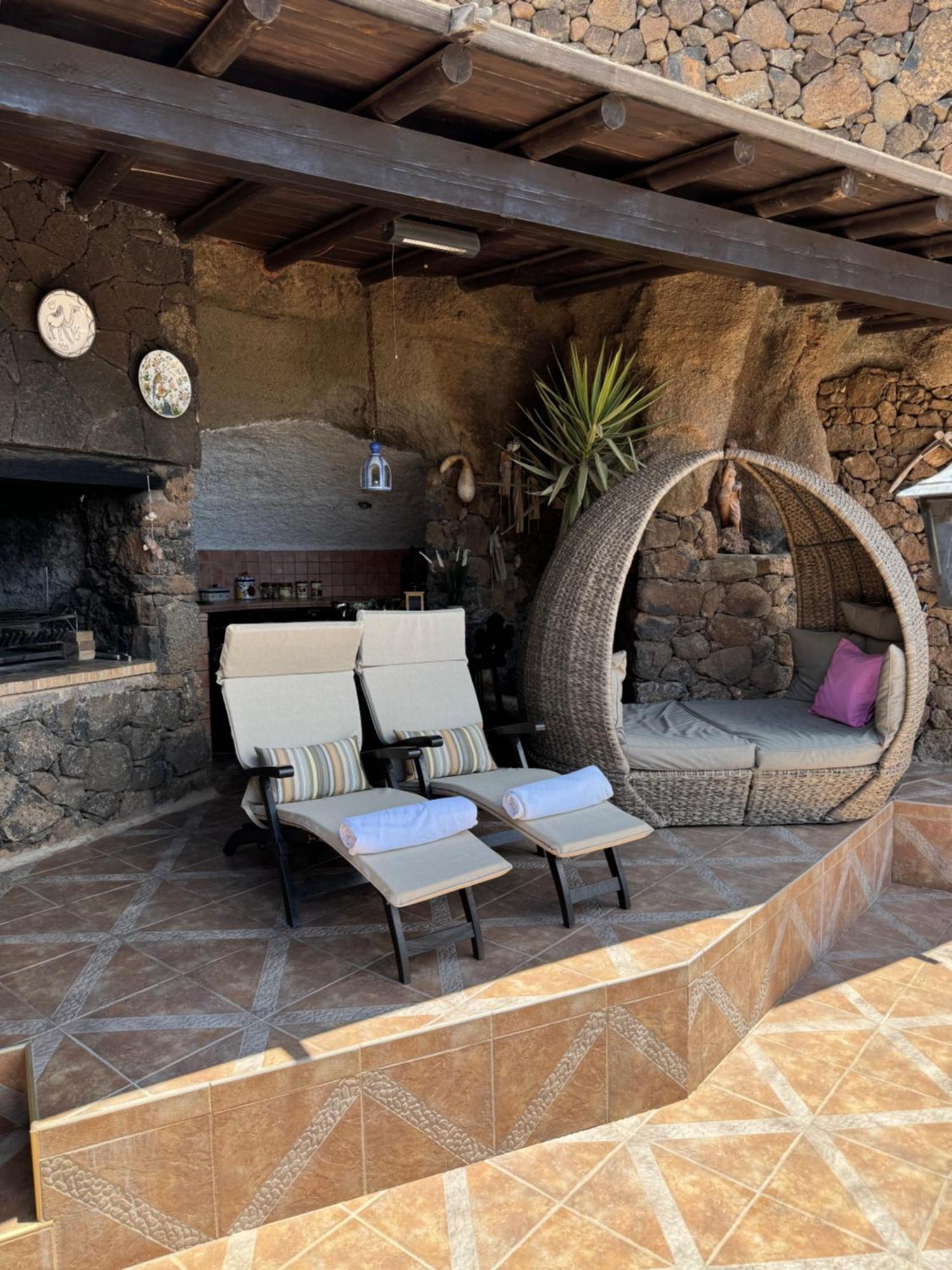 Castillo Lanzarote Villa Sophie - Luxury Villa -Sleep In A Volcanic Cave With Heated Pool Tías Exteriör bild