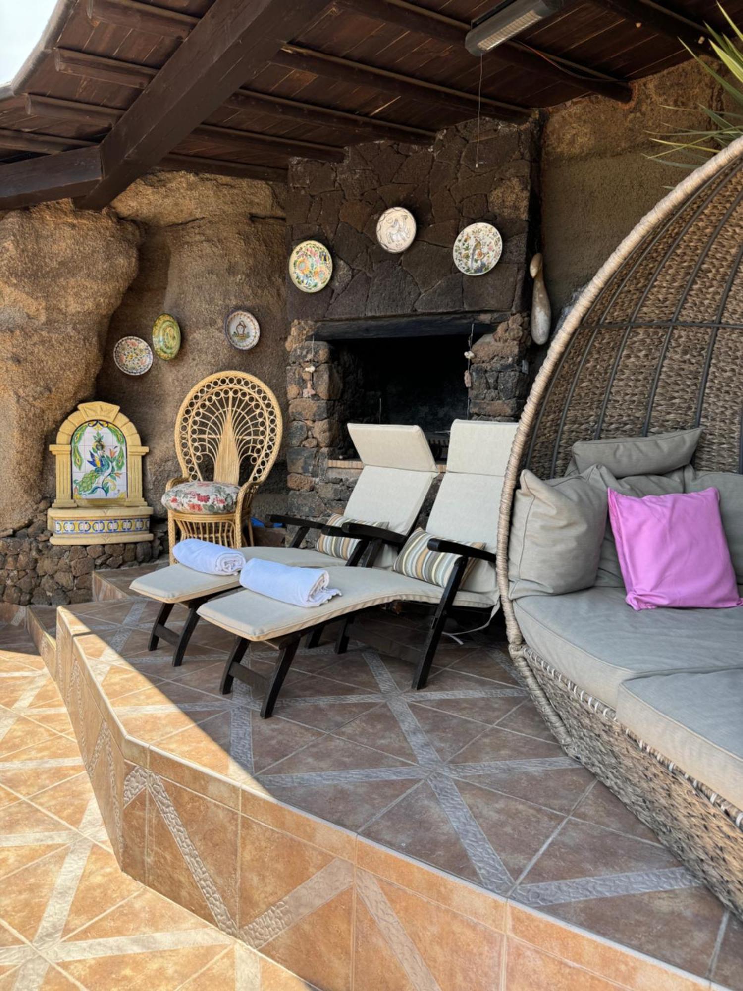 Castillo Lanzarote Villa Sophie - Luxury Villa -Sleep In A Volcanic Cave With Heated Pool Tías Exteriör bild