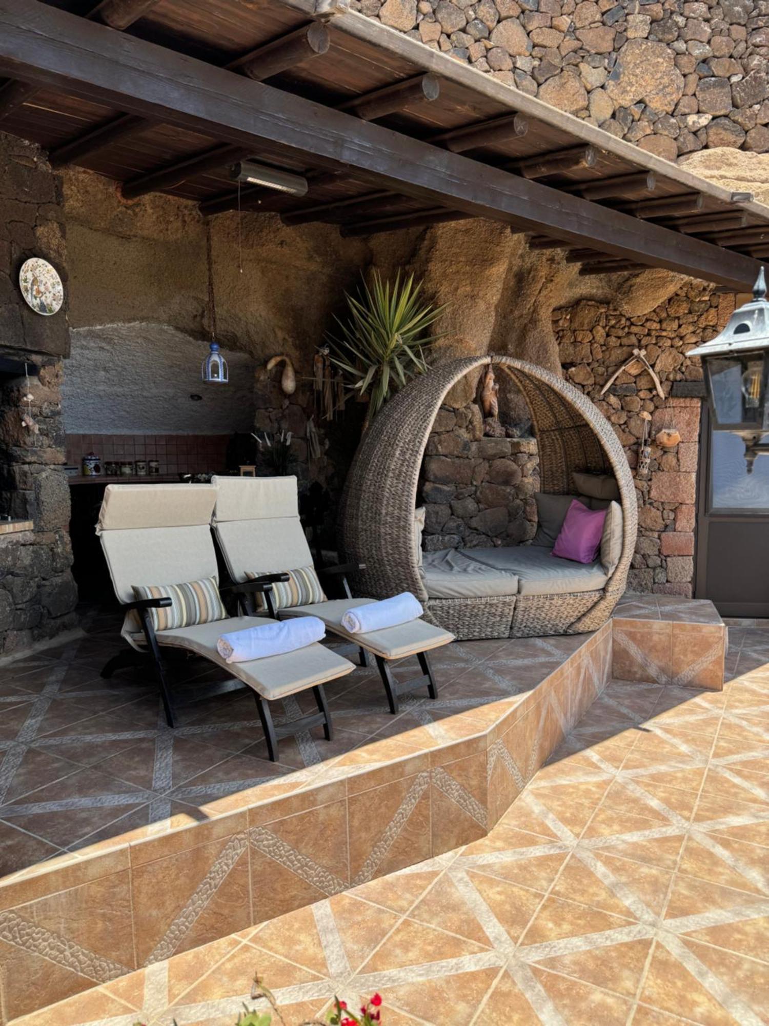 Castillo Lanzarote Villa Sophie - Luxury Villa -Sleep In A Volcanic Cave With Heated Pool Tías Exteriör bild